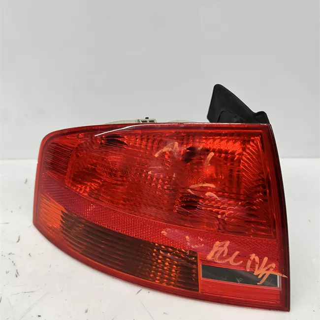 Fanale posteriore parte esterno sinistro