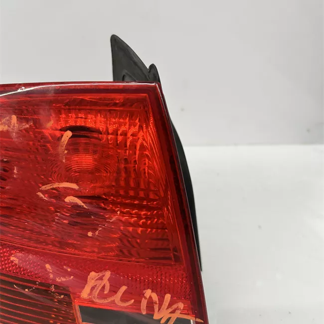 Fanale posteriore parte esterno sinistro