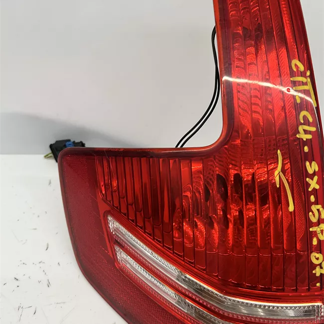 Fanale posteriore sinistro