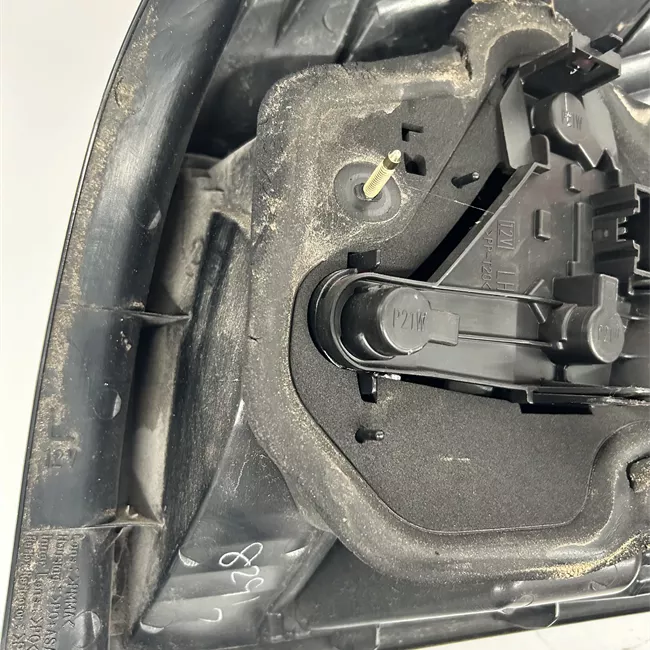 Fanale posteriore sinistro