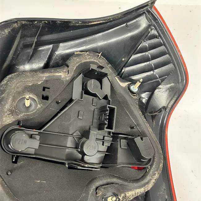 Fanale posteriore sinistro