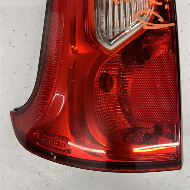 Fanale posteriore sinistro