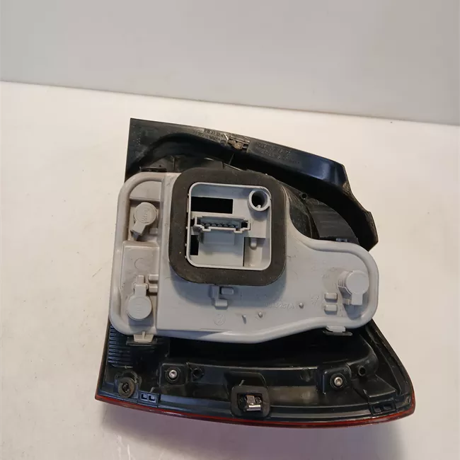 Fanale posteriore sinistro AL