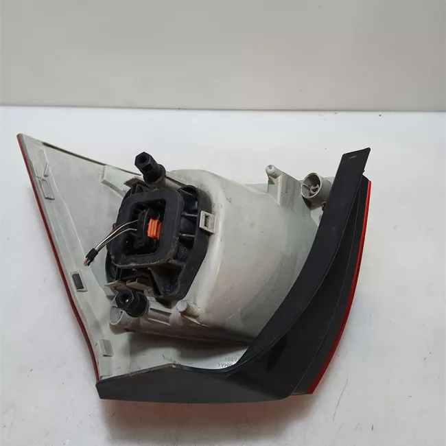 Fanale posteriore parte esterno sinistro