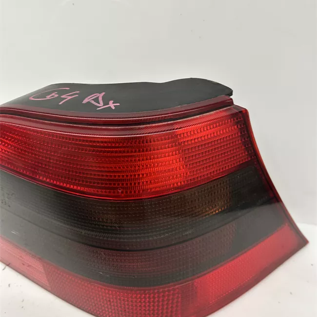 Fanale posteriore destro Oscurato