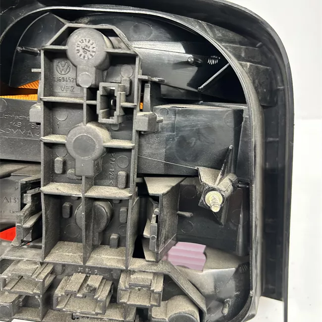 Fanale posteriore destro Oscurato