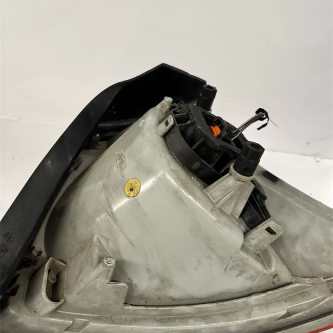 Fanale posteriore parte esterno sinistro