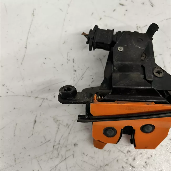 Serratura portello posteriore arancione