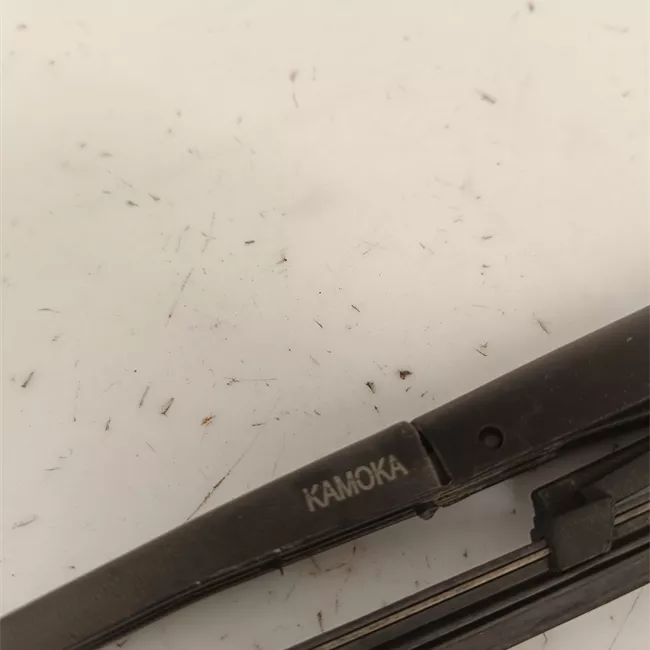 Braccio con spazzola tergilunotto