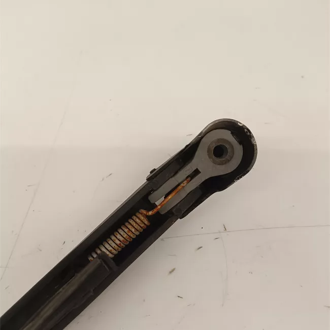 Braccio con spazzola tergilunotto