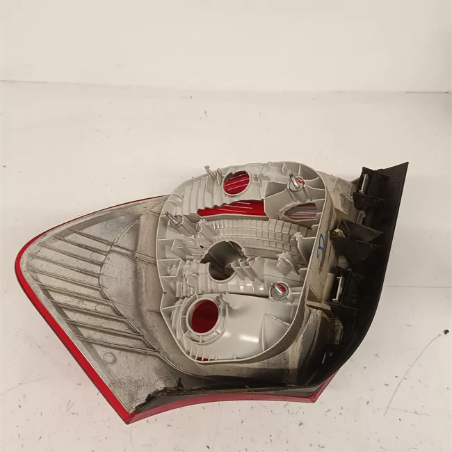 Fanale posteriore sinistro