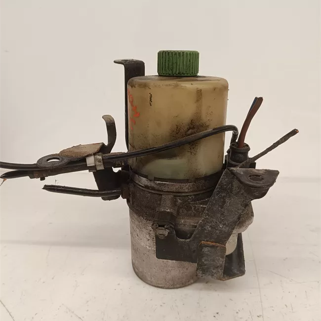 Pompa servosterzo con elettromotore