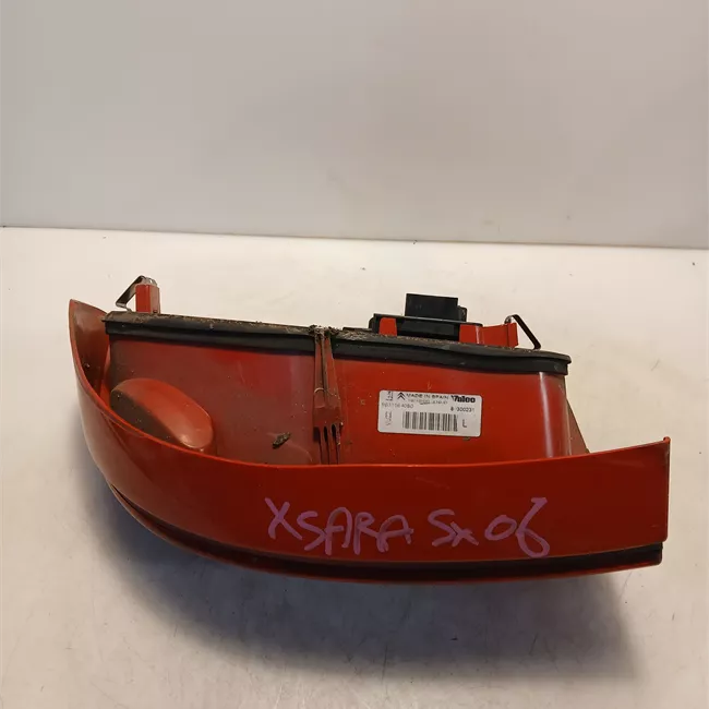 Fanale posteriore sinistro