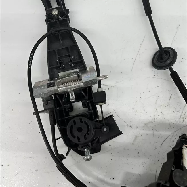 Serratura porta anteriore sinistra