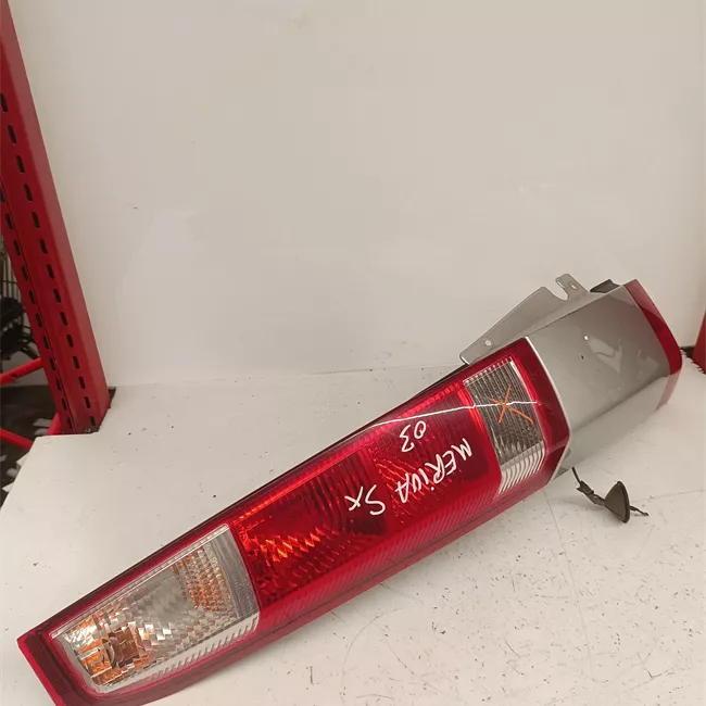 Fanale posteriore sinistro