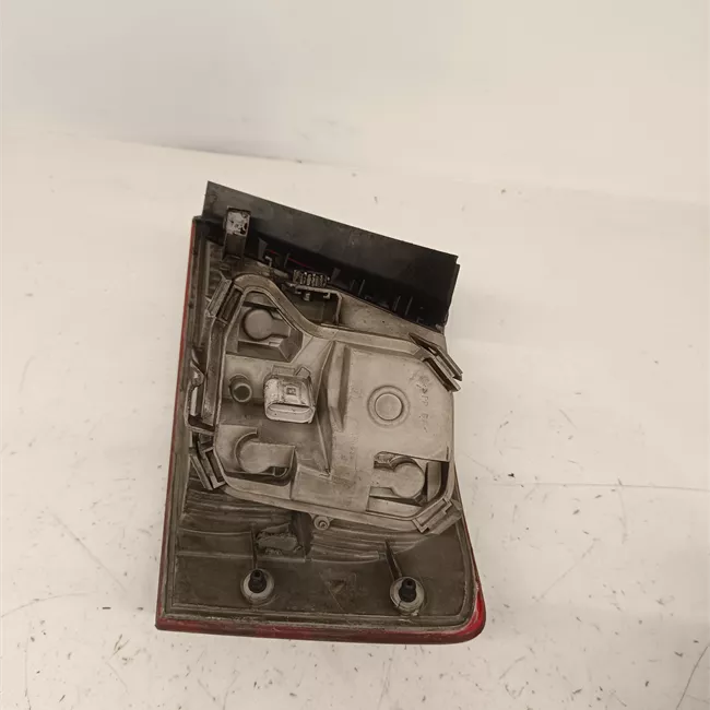 Fanale posteriore parte esterno sinistro