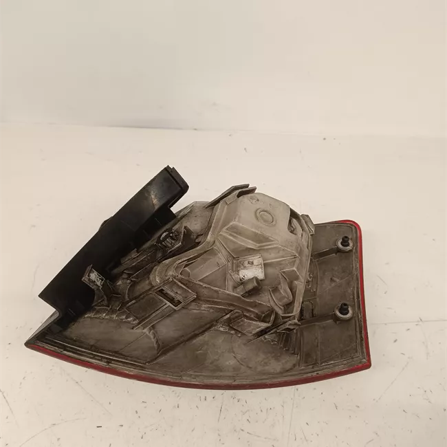 Fanale posteriore parte esterno sinistro