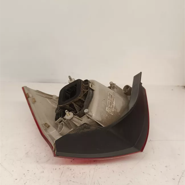 Fanale posteriore parte esterno sinistro