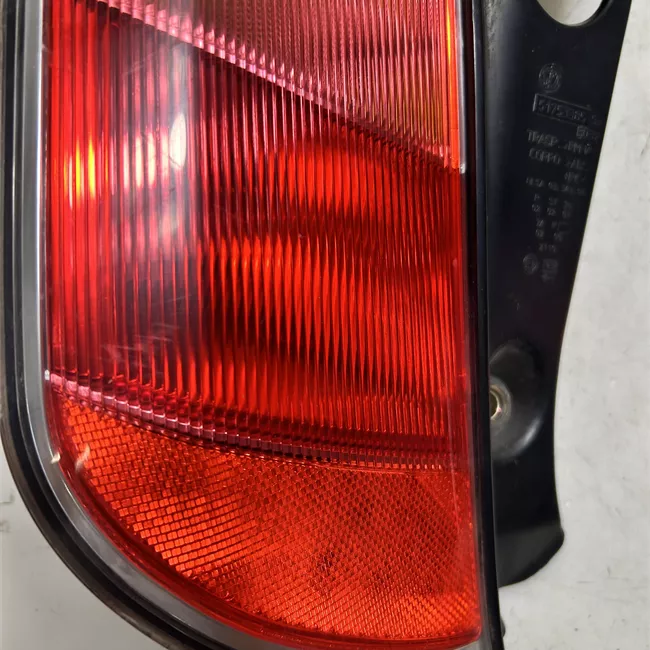 Fanale posteriore sinistro