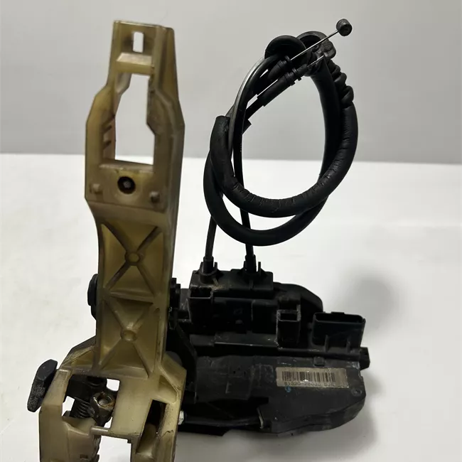 Serratura porta anteriore destra