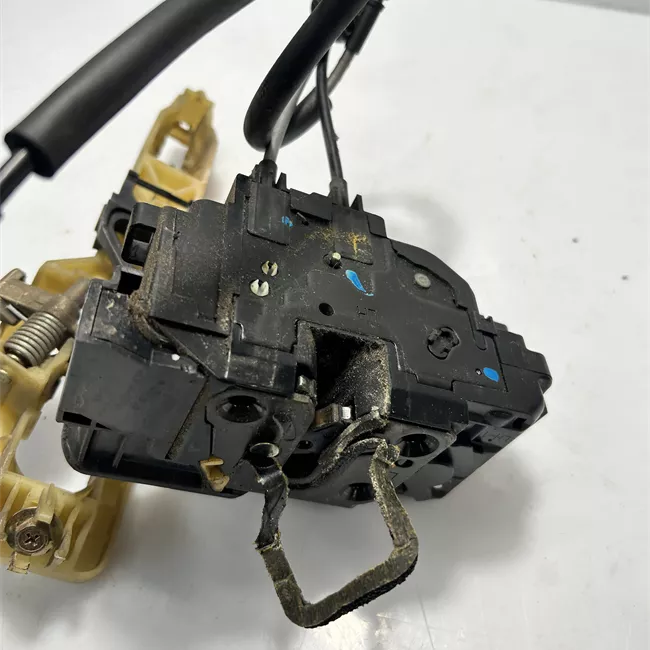 Serratura porta anteriore sinistra