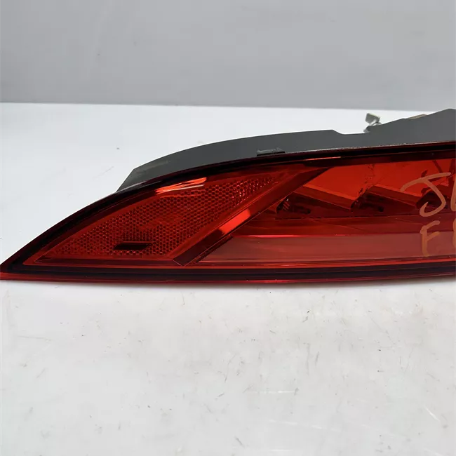 Fanale posteriore parte esterno sinistro