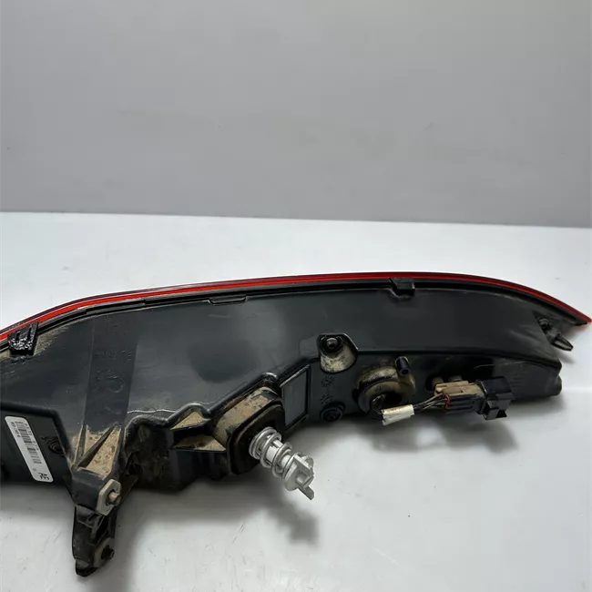 Fanale posteriore parte esterno sinistro