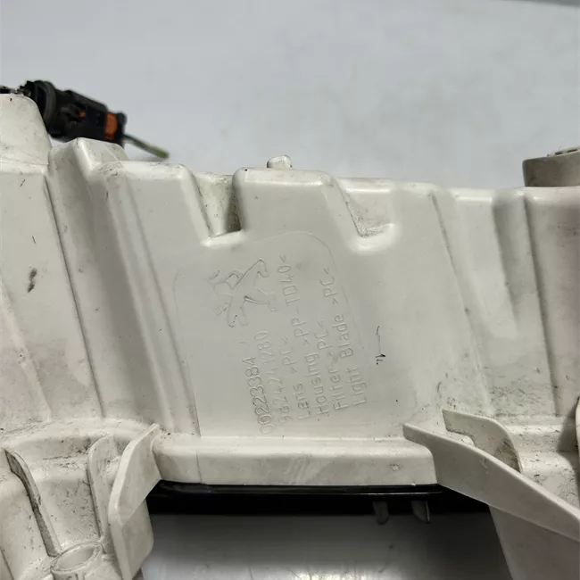 Fanalino anteriore destro