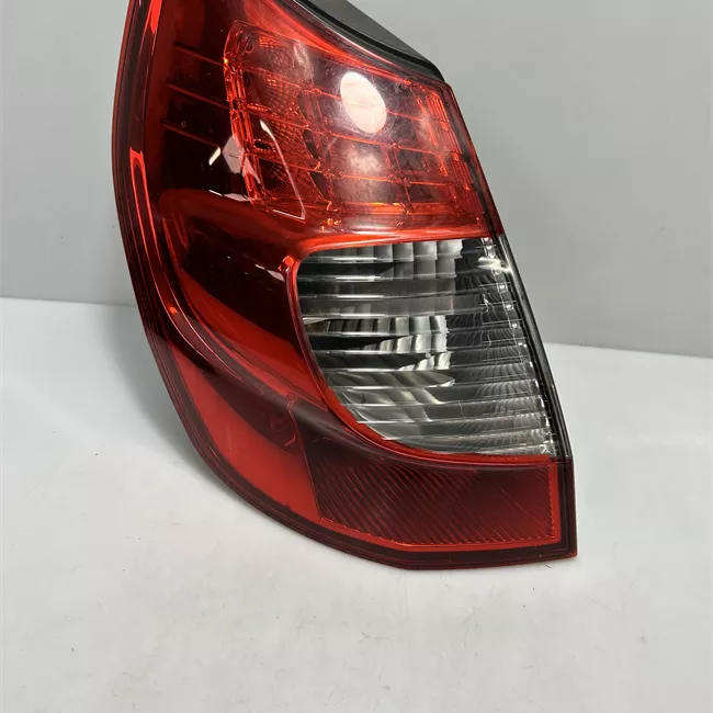 Fanale posteriore sinistro