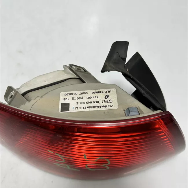 Fanale posteriore parte esterno sinistro