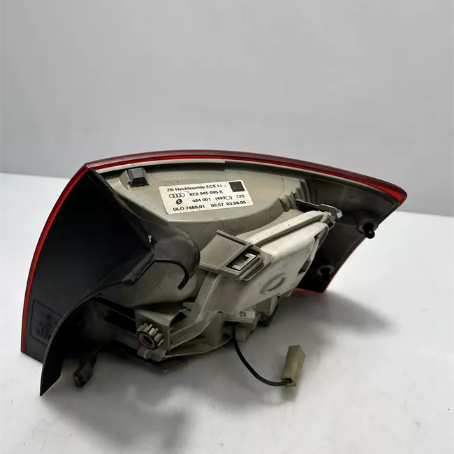 Fanale posteriore parte esterno sinistro