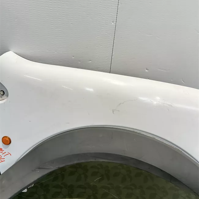 Parafango anteriore destro