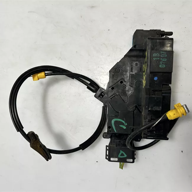 Serratura porta posteriore sinistra con chiusura singola