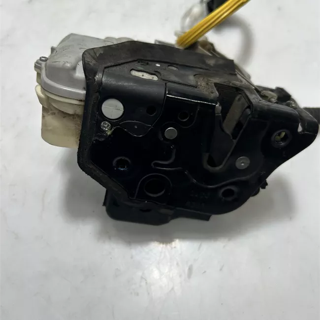 Serratura porta anteriore sinistra