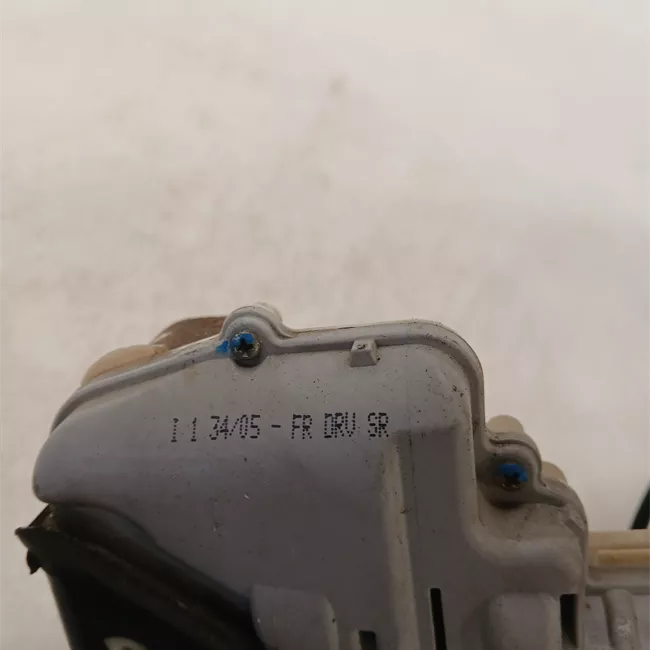 Serratura porta anteriore sinistra