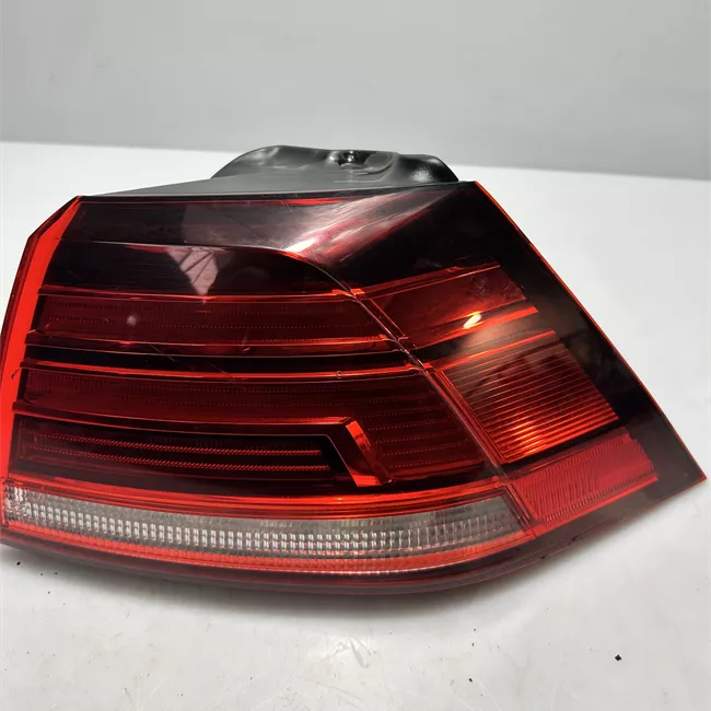 Fanale posteriore parte esterno destro