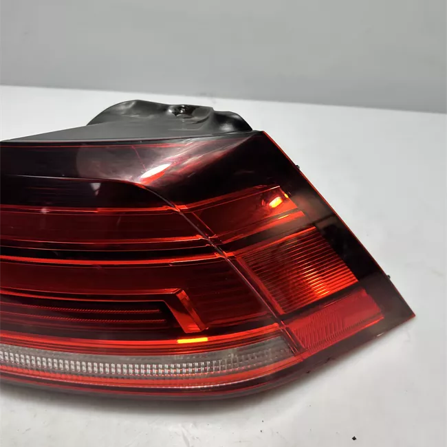 Fanale posteriore parte esterno destro