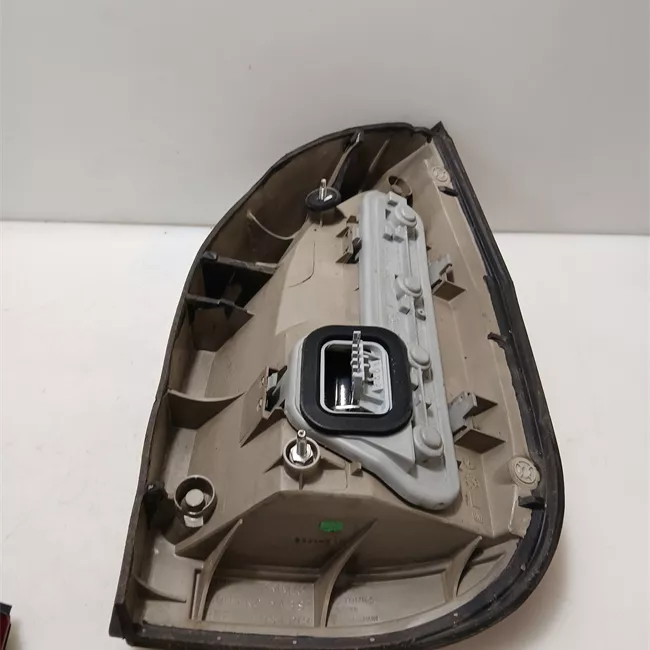 Fanale posteriore sinistro t.32123350>