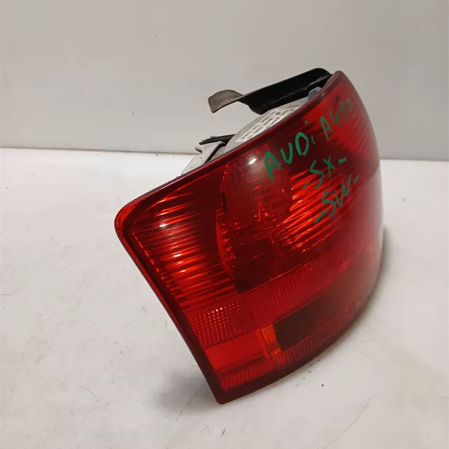 Fanale posteriore parte esterno sinistro