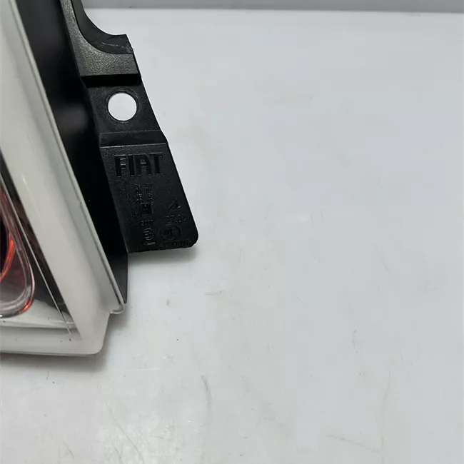 Fanale posteriore sinistro