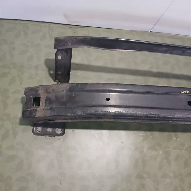 Traversa paraurti anteriore