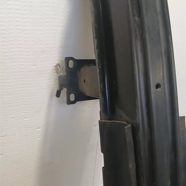 Traversa paraurti anteriore