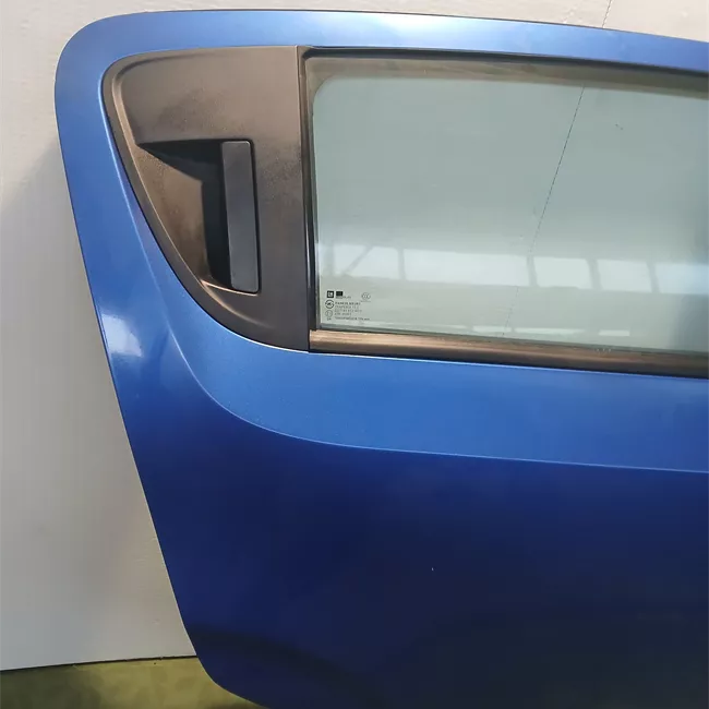 Porta posteriore destra