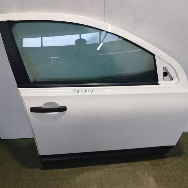 Porta anteriore destra