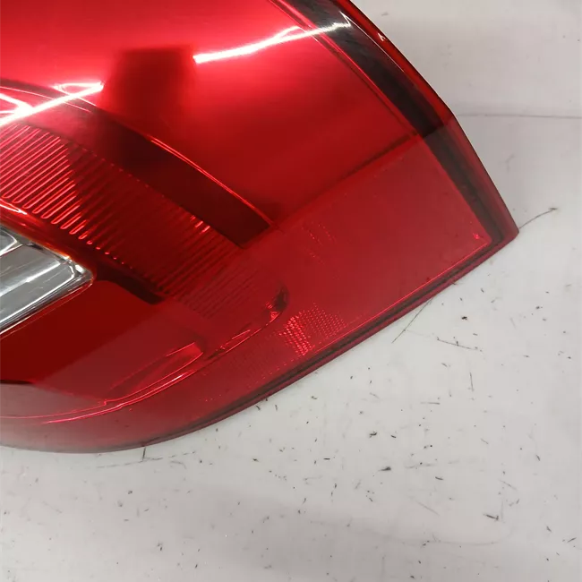 Fanale posteriore parte esterno destro Led