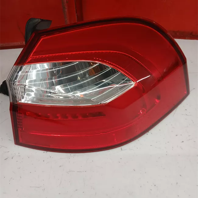 Fanale posteriore parte esterno destro Led