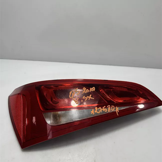 Fanale posteriore sinistro