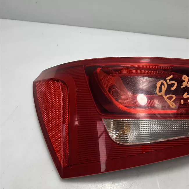 Fanale posteriore sinistro