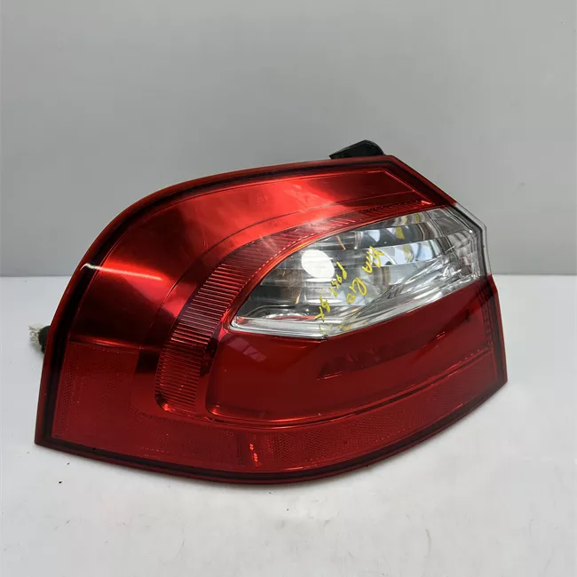 Fanale posteriore parte esterno sinistro