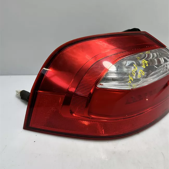 Fanale posteriore parte esterno sinistro